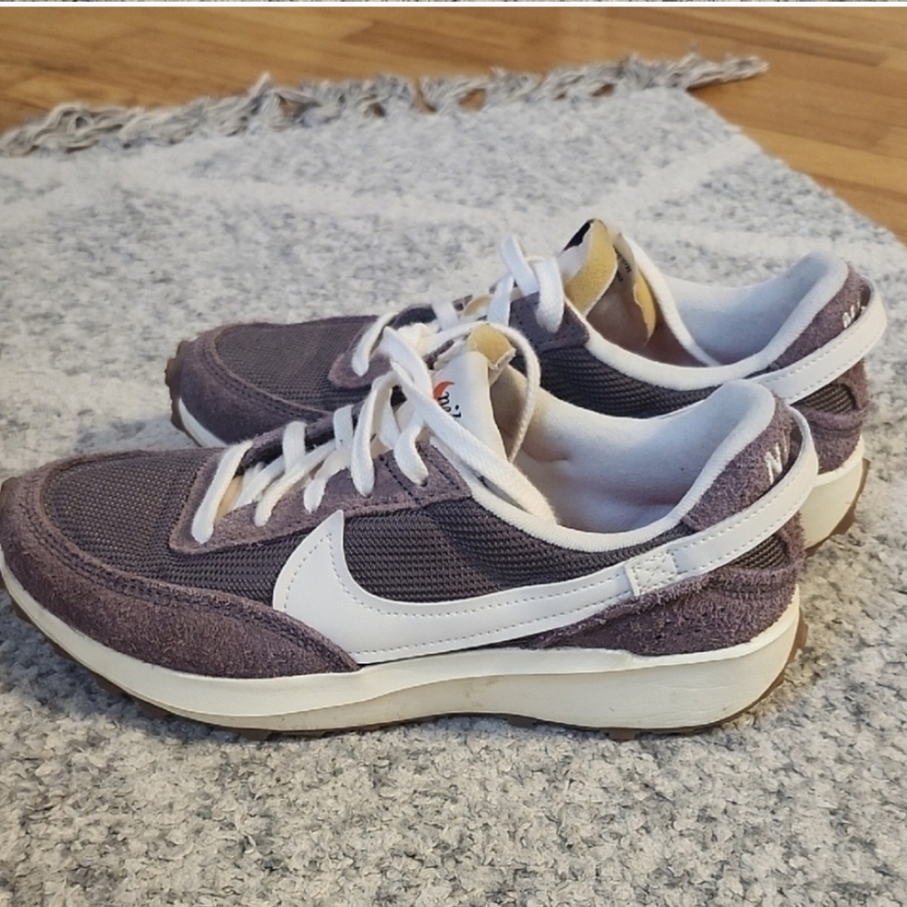 Nike Women's Vintage Sneakers